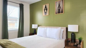 3 bedrooms, iron/ironing board, WiFi, bed sheets