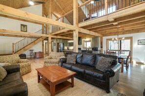 TV, fireplace, ping pong - Brawny Woods | Hocking Hills, Hot Tub, Fireplace (South Bloomingville)