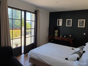 Iron/ironing board, Internet, bed sheets - Charming house in the heart of Lubero, 12-13 people (Mérindol)