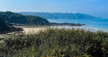 Villa "Bréhat" avec vue mer et jacuzzi à Tréveneuc