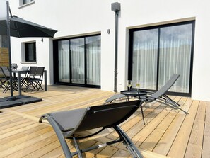 Outdoor dining - Villa Bréhat (Tréveneuc)