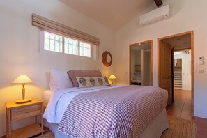 Iron/ironing board, internet, bed sheets