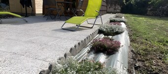 Cabane « Forestière en bois » avec terrasse privée, jardin privé et Wi-Fi