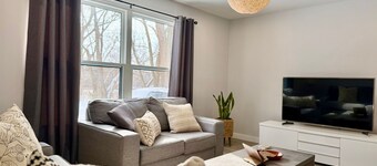 Spacious Apartment in DT Chatham
