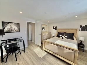 3 chambres, fer et planche à repasser, Wi-Fi, draps fournis