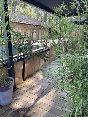 Property grounds - Chalet "Studio Le P’ti Chiffon" with Shared Pool, Wi-Fi & Air Conditioning (Lacanau)
