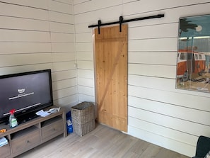 Interior - "La Cabane" Studio Le P’ti Chiffon with Shared Pool, Wi-Fi, and Air Conditioning (Lacanau)