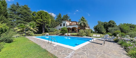 Piscina all'aperto