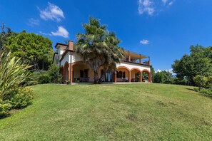 Exterior - Daller Bianca lake view with swimming pool (Soiano del Lago)