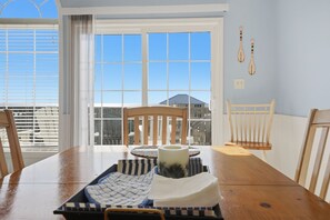 Dining - Oceanview Emerald Isle Retreat Near the Beach (Emerald Isle)