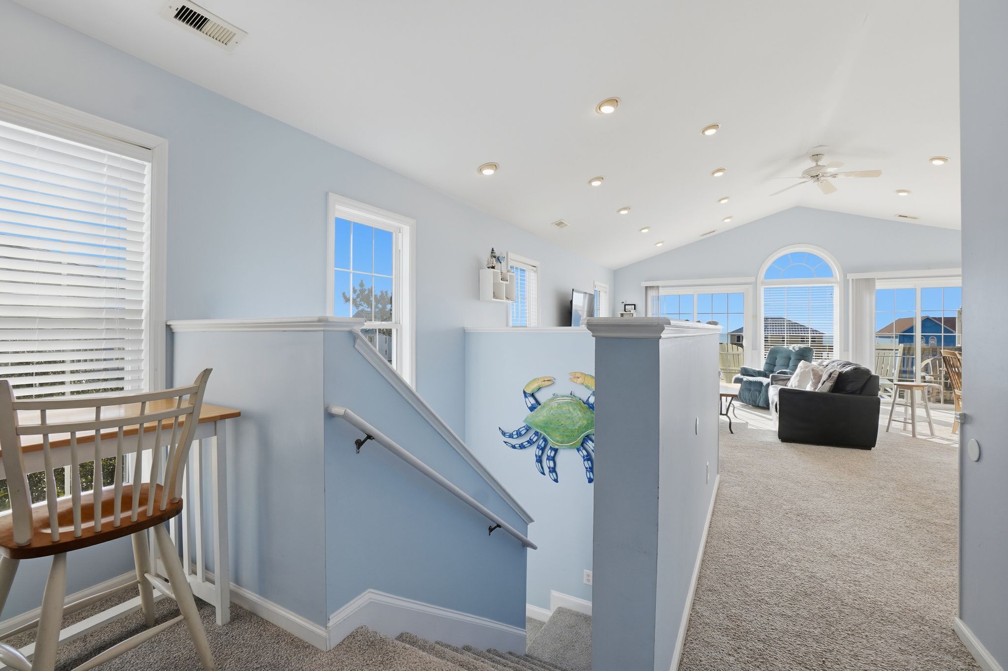 المنشأة من الداخل