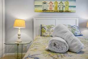 Iron/ironing board, WiFi, bed sheets - Oceanview Emerald Isle Retreat Near the Beach (Emerald Isle)