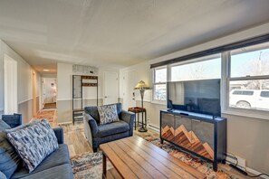 TV - Entire Home Near the River and Downtown STR22-030 (Buena Vista)