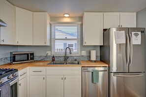 Fridge, microwave, oven, stovetop - Entire Home Near the River and Downtown STR22-030 (Buena Vista)