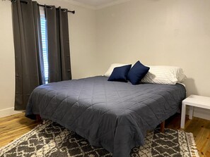 2 slaapkamers, een strijkplank/strijkijzer, wifi, beddengoed