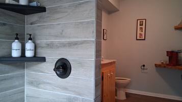 Deluxe Suite, Garden View | Bilik Mandi