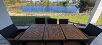 Cape Coral Lake House Perfect for Families