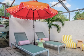 Terrace/patio - Art Deco Den - Charming 3 bedroom home with pool in Tampa (Tampa)