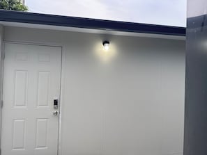 Exterior detail - Big Beautiful studio in tranquil Miramar with refreshing AC (Miramar)