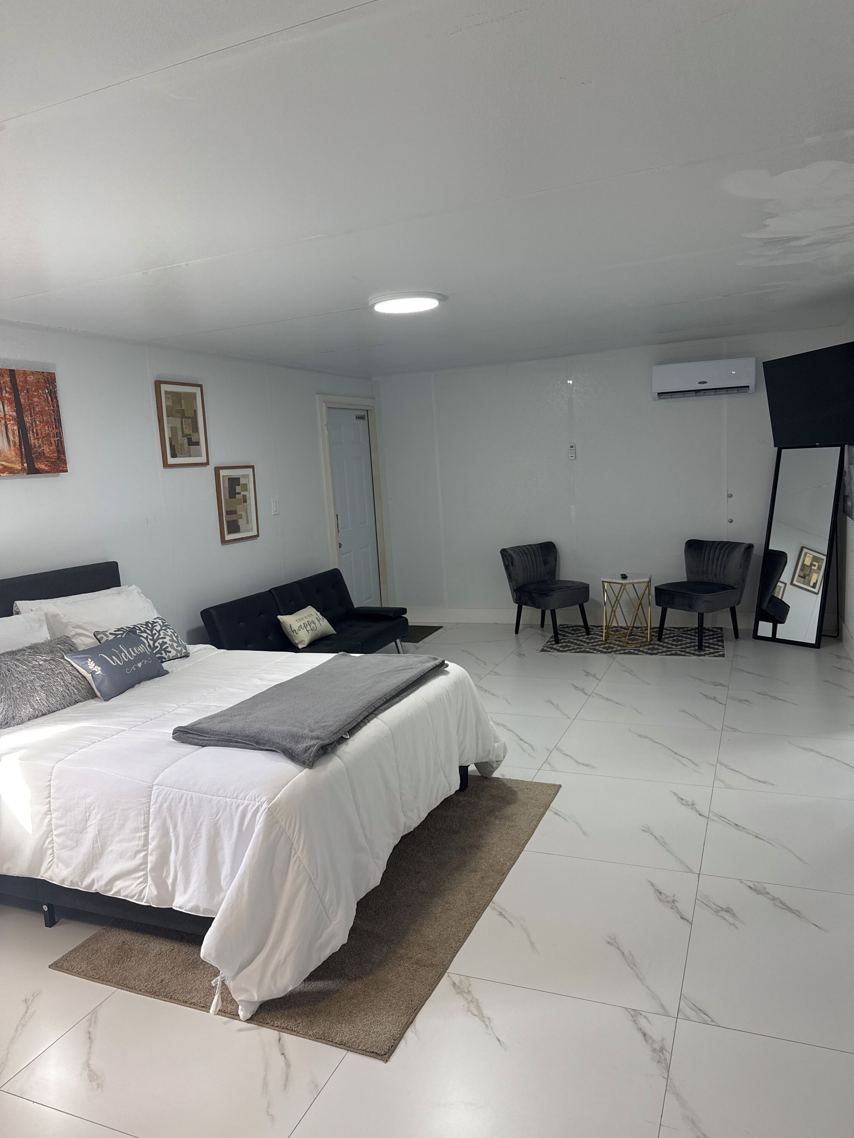 1 chambre, coffres-forts dans les chambres, fer et planche à repasser