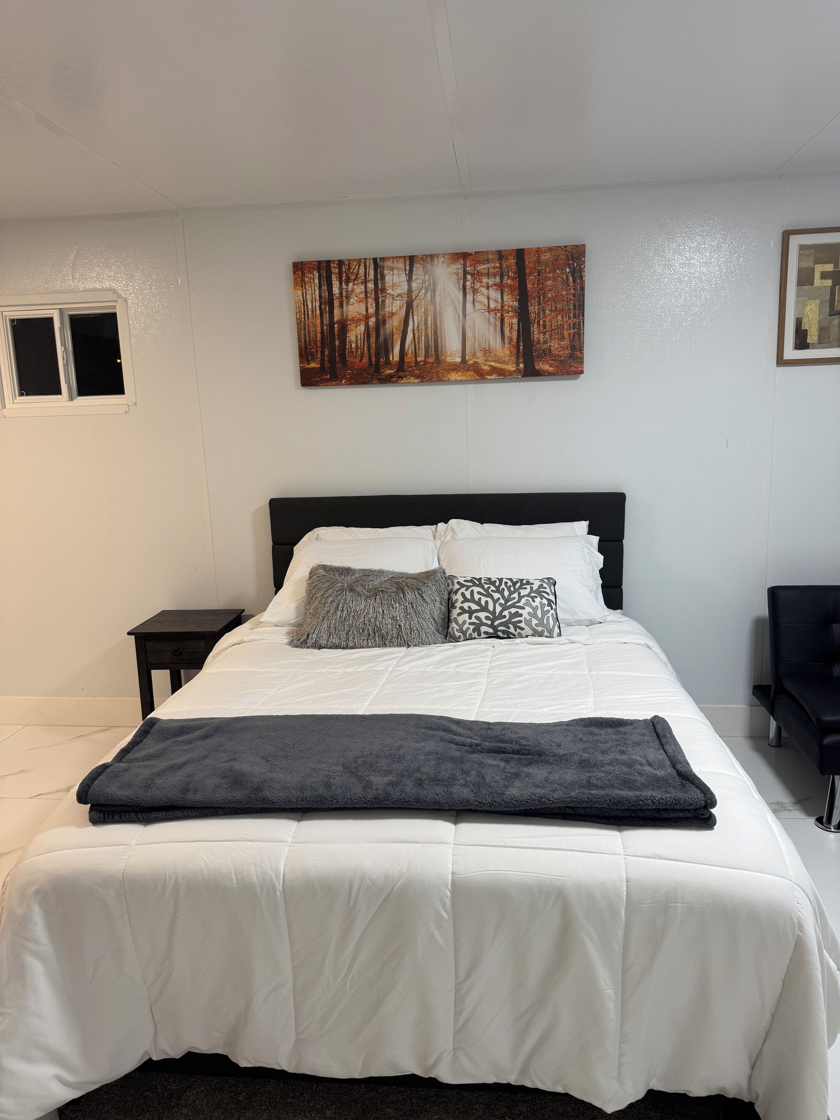 1 soverom, safe på rommet, strykejern/-brett og wi-fi (inkludert)