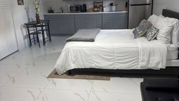 1 bedroom, in-room safe, iron/ironing board, free WiFi