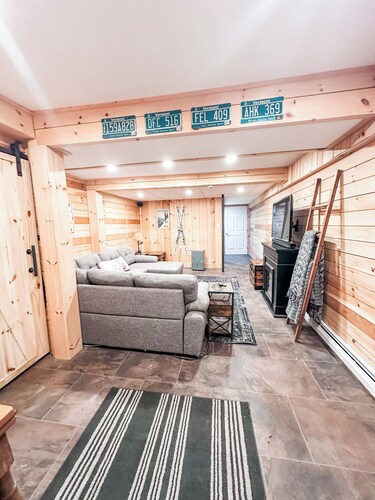  3 bed-3 bath home &  finished basement across from Jewel brook.