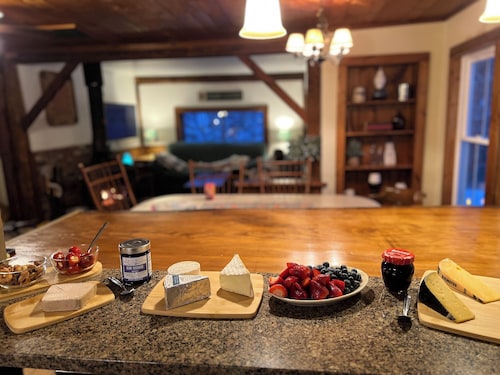 BIG  last-minute deal Be close to everything while feeling away from it all. 