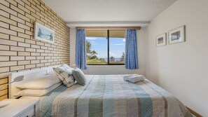 2 bedrooms, WiFi, bed sheets - 7 Flynns Beach Apartments (Port Macquarie)