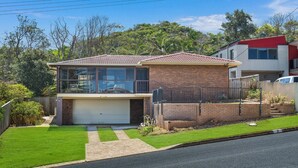 Exterior - 9 Matthew Flinders Drive (Port Macquarie)