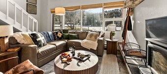 Eagle-Vail Retreat | Golf Course Views | Sleeps 13