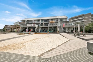 Children’s area - Fabulous 3-bedroom townhome with 8,000 lb. boatlift on the Destin Harbor. (Destin)
