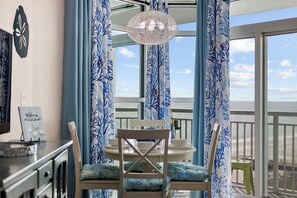Dining - Relax & Recharge at Coral Blue, with the Beach Front Comforts of a Real Home. (Myrtle Beach)