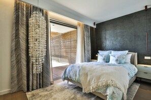 3 Schlafzimmer, Schreibtisch, Bügeleisen/Bügelbrett, Reisekinderbett