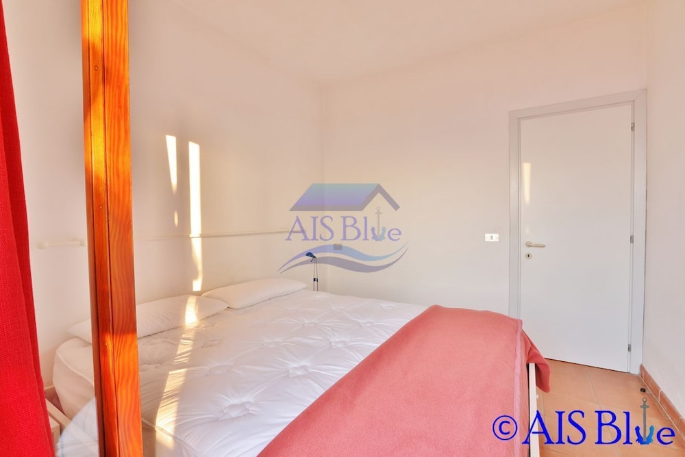 Spring House, 2 min walk way from La Sorgente - Costa Paradiso | Abritel