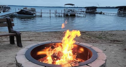 Cozy 1-bedroom cottage in wonderful Shawano with AC