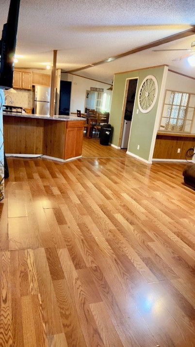 Cozy 3-bedroom 2 full bath mobile home with AC in Amarillo close to1-40 and 1-27