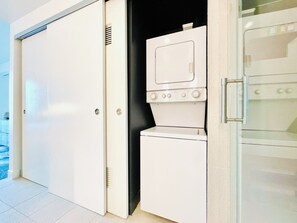 Interior - 1108-Beachfront-Resort-Downtown-Pool-Gym (Fort Lauderdale)