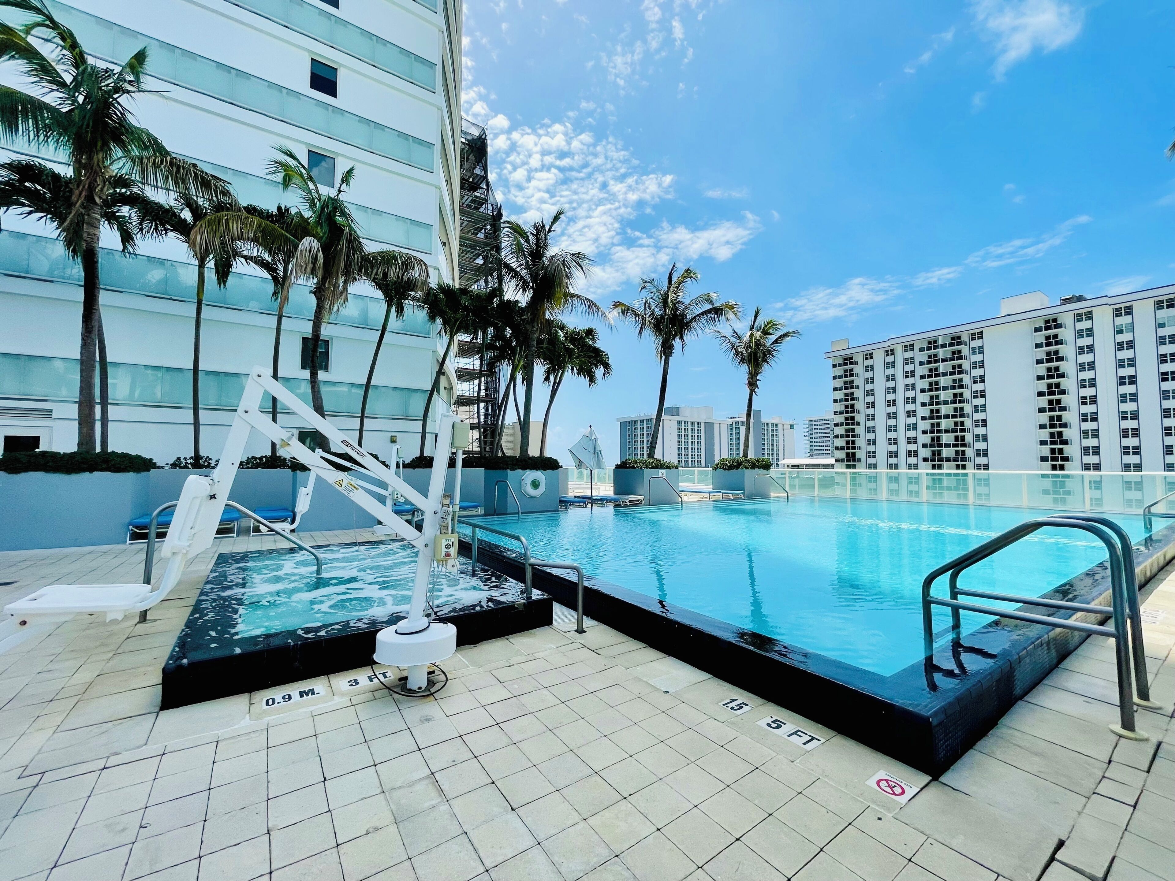 Piscine extérieure, piscine chauffée