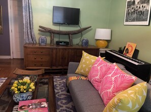 Living area - Beautiful, Budget-Friendly Apt. l Steps to Free Buses and Minutes to Downtown (Boston)
