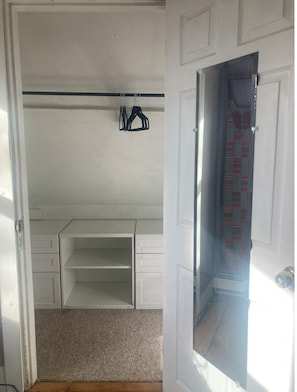 Interior - Beautiful, Budget-Friendly Apt. l Steps to Free Buses and Minutes to Downtown (Boston)