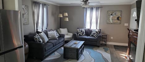 Smart TV, fireplace