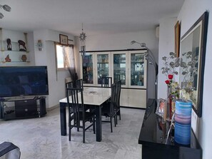 Dining - Sea view apartment (Saint-Raphaël)