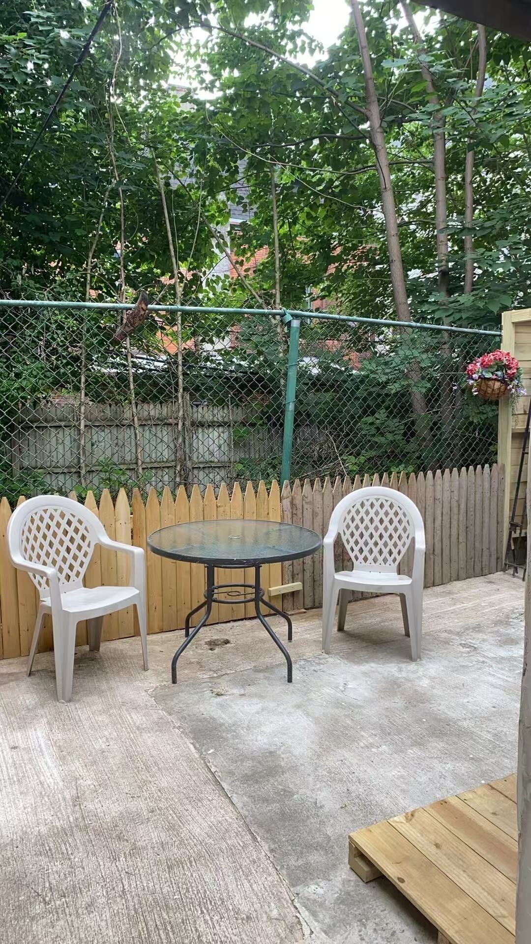 屋外ダイニングエリア