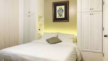 1 bedroom, WiFi (free), bed sheets