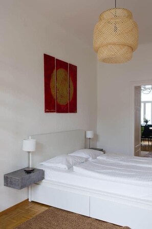 1 bedroom, in-room safe, WiFi, bed sheets - Bright apartment in the city center (Graz)