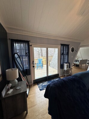 3 bedrooms, iron/ironing board, free WiFi, bed sheets - Waterfront 3-bedroom cabin 2 slip boat dock with swim deck lots of parking (Euche)