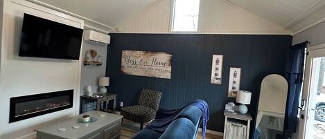 Télévision, cheminée