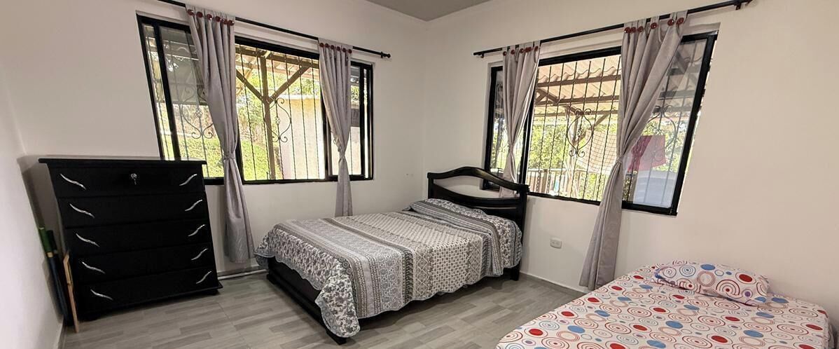 4 habitaciones y ropa de cama 