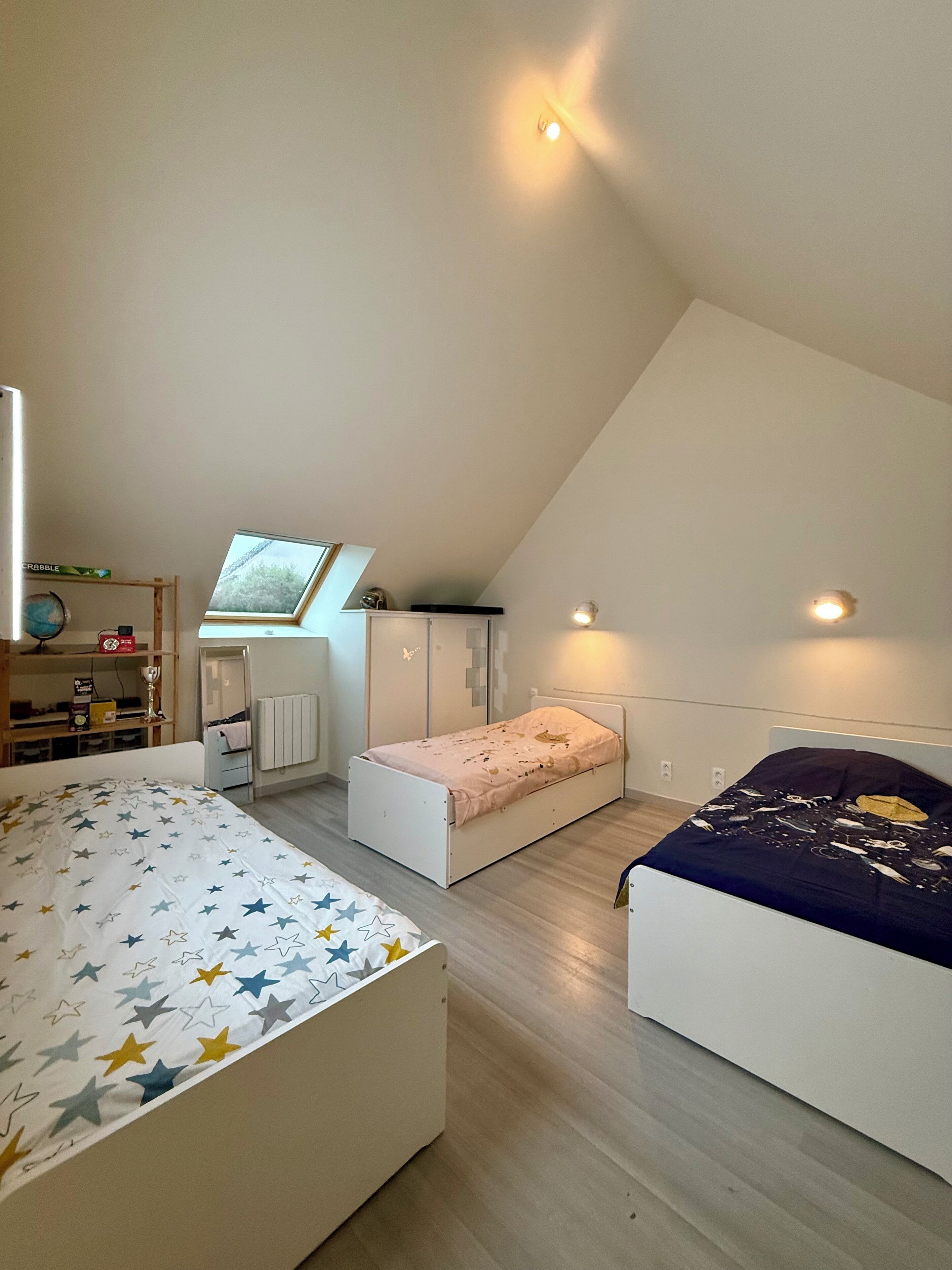 4 chambres, fer et planche à repasser, Wi-Fi, draps fournis